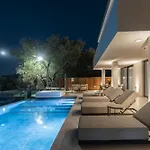 Villa Gioarde Luxury With Private Pool & Sea Views, By Zantewize