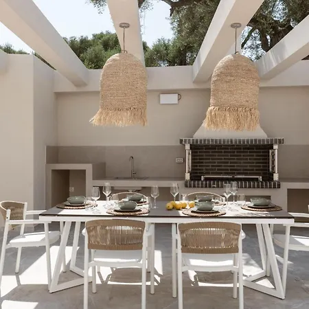 Gioarde Luxury With Private Pool & Sea Views, By Zantewize וילה