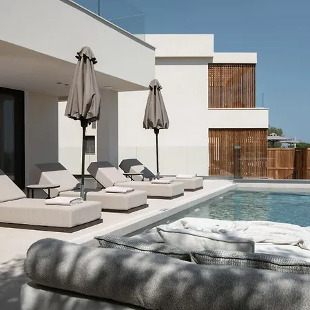 Gioarde Luxury With Private Pool & Sea Views, By Zantewize Akrotiri