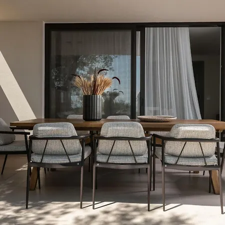 Gioarde Luxury With Private Pool & Sea Views, By Zantewize וילה *