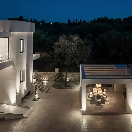 Gioarde Luxury With Private Pool & Sea Views, By Zantewize