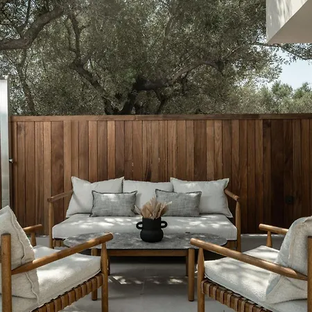 Gioarde Luxury With Private Pool & Sea Views, By Zantewize