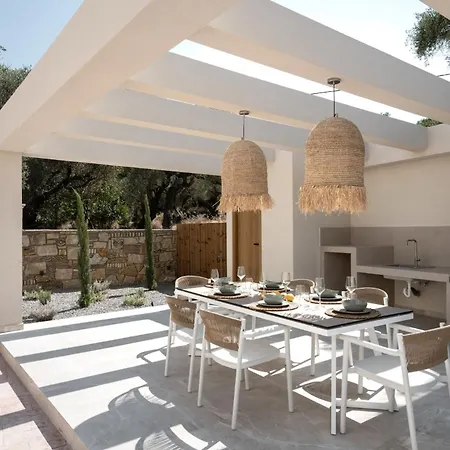 Gioarde Luxury With Private Pool & Sea Views, By Zantewize Akrotiri (Zakynthos)